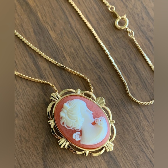 New vintage coral Cameo Pendant Necklace Right-facing - Picture 5 of 13